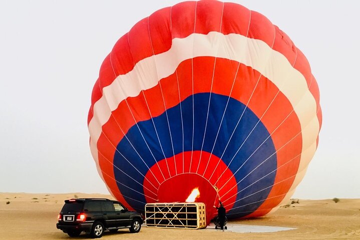Adventure Hot Air Balloon with Buffet Breakfast, In Flight Falcon Show and More - Image 4