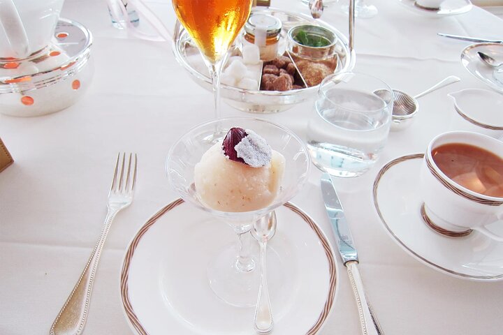 Afternoon High Tea in Burj Al Arab with Transfer - Image 3
