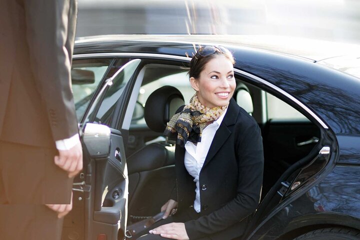Airport Transfer "from and to" any where in Dubai - Image 4