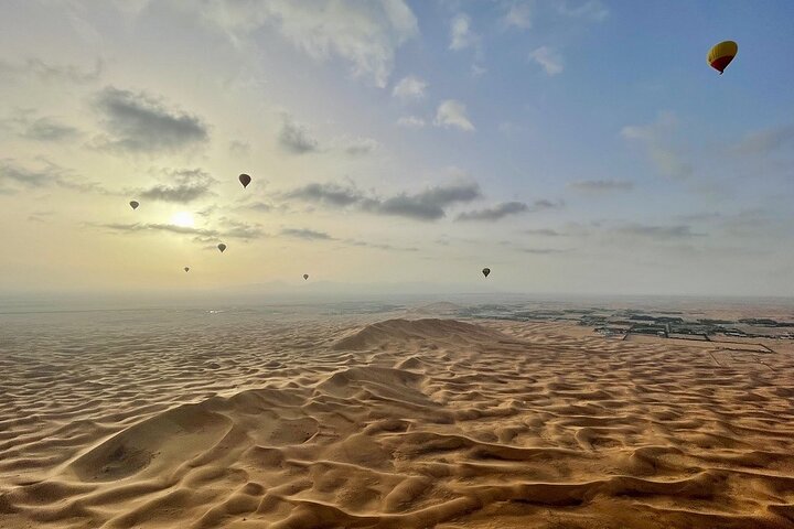 Amazing Hot Air Balloon Trip Over Dubai desert - Image 5