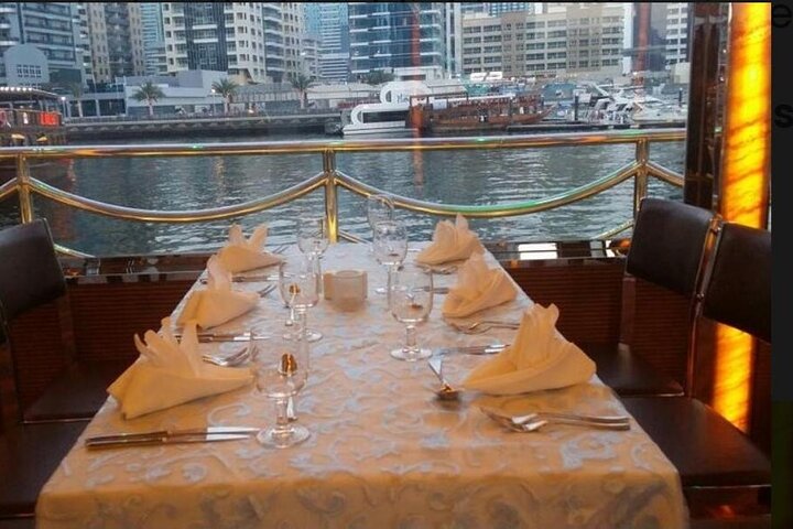 Beautiful Dhow Cruise in Dubai Marina With International Buffet with live shows - Image 2