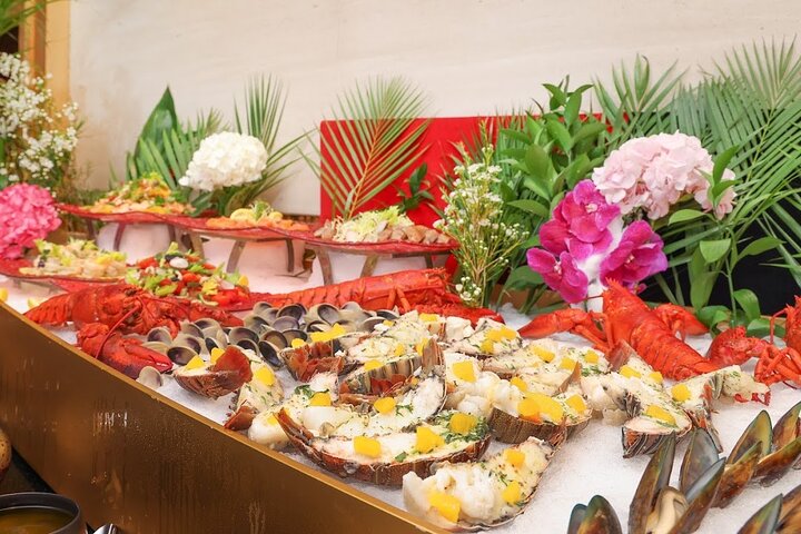Burj Al Arab Guided Tour with Dinner at Al Iwan - Image 4