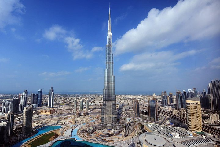 Burj Khalifa 124th floor Tour with private transfers - Image 1