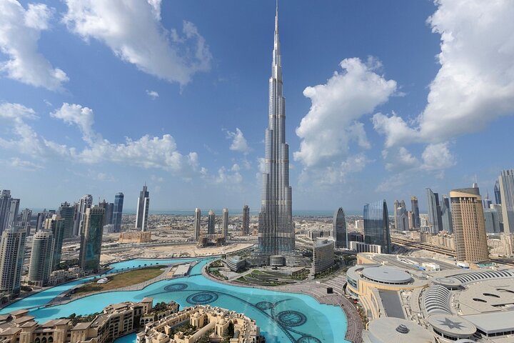 Burj Khalifa At the Top and Dubai Frame with Private Transfer - Image 4