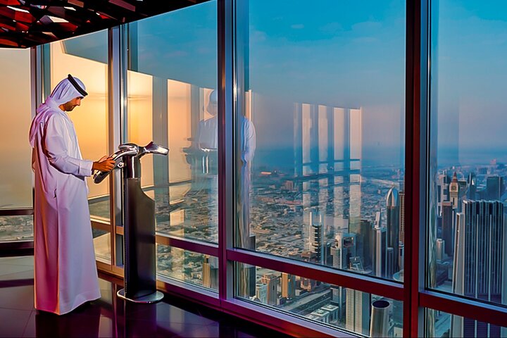 Burj Khalifa Lounge Access 152,153 and 154 with Optional Transfer - Image 4