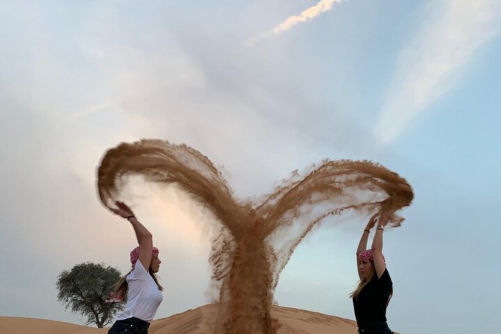 Desert Safari and Sandboarding with Dinner in Dubai - Image 4