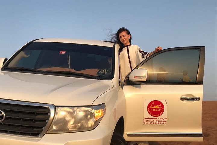 Desert Safari Dubai with High Dunes Bashing and 3 Shows with BBQ and Dinner - Image 2