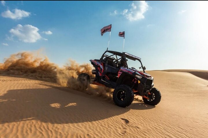 Desert Safari Dubai With High Speed Dune Buggy And Dinner in 5 Star Camp - Image 4