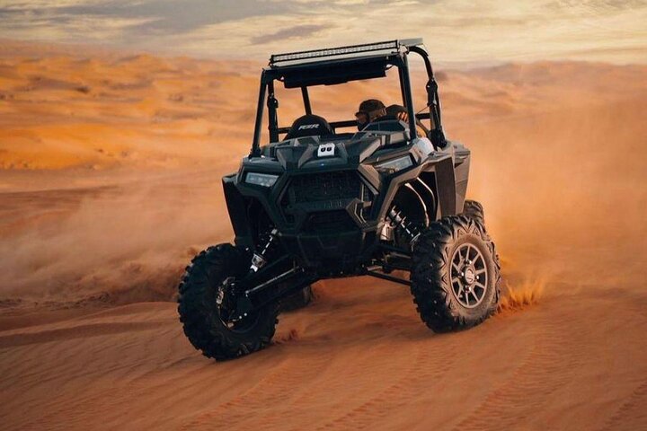 Desert Safari Dubai With High Speed Dune Buggy And Dinner in 5 Star Camp - Image 3