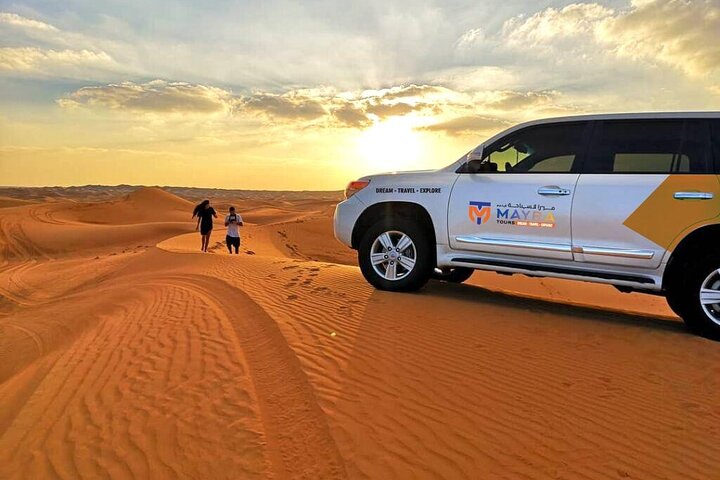 Desert Safari with Dune Bashing and Dinner In Dubai - Image 1