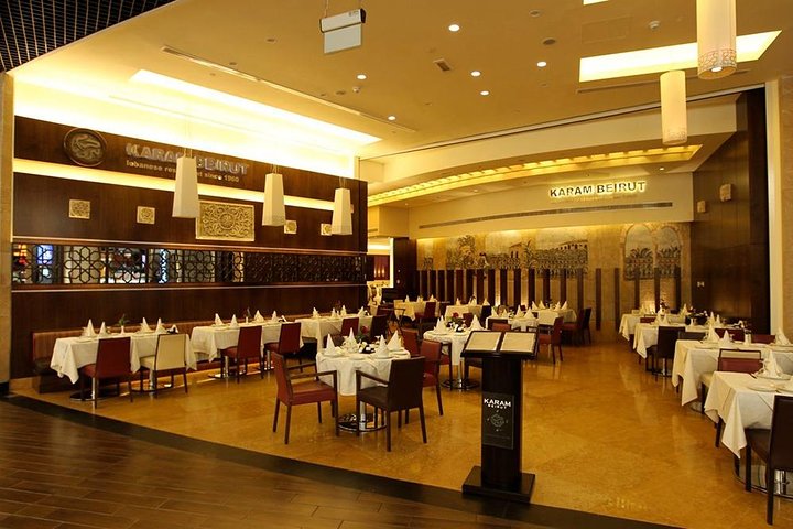 Discover Dubai by Night and Dine experience at the SKI slopes View - Image 1