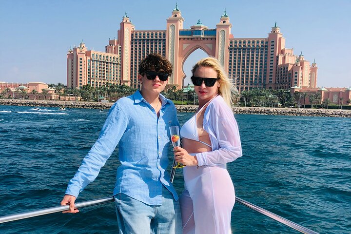 Dubai 2-Hour Mini Yacht Tour at The Palm, Burj Al Arab & Atlantis - Image 4