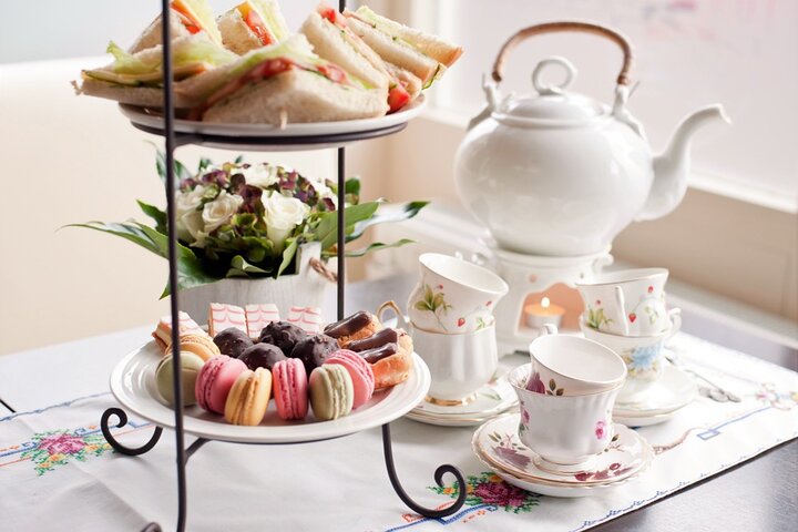 Dubai Afternoon High Tea in the Iconic Burj Al Arab with Transfer - Image 5