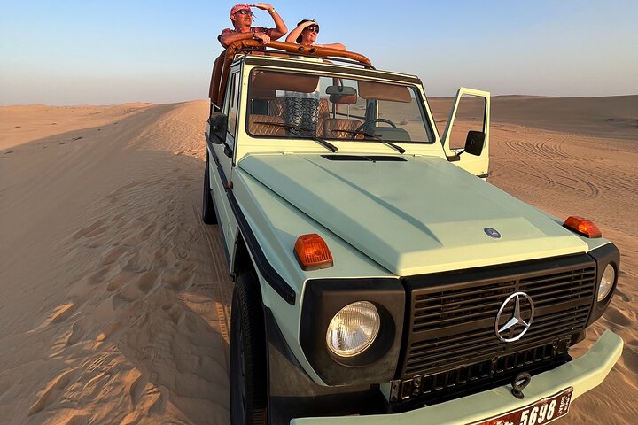 Dubai: Al Marmoom Oasis Vintage Safari with Camels, Stargazing & Bedouin Dinner - Image 1