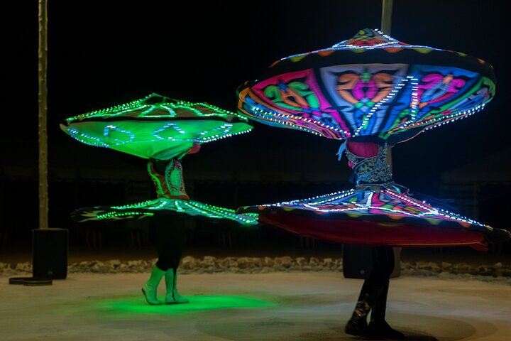 Dubai Deluxe Al-Khayma Camp Experience with 3-Cuisine Dinner - Image 4