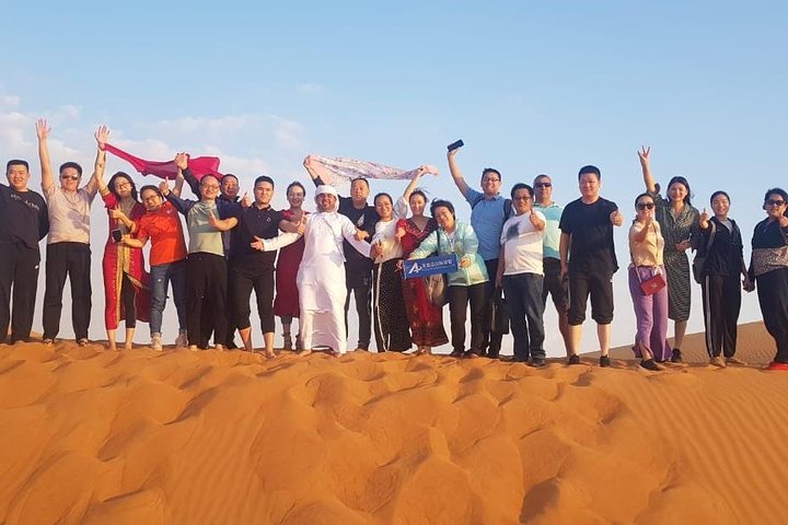 Dubai Desert Safari - Land Cruiser Pickup/Drop off  - Image 4