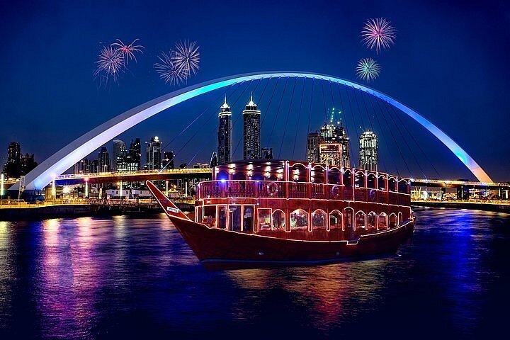 Dubai Dhow Cruise Dinner - Marina : An Enchanting Evening - Image 4