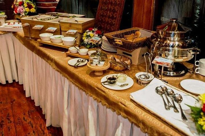 Dubai Dinner Cruise in Marina - Image 2