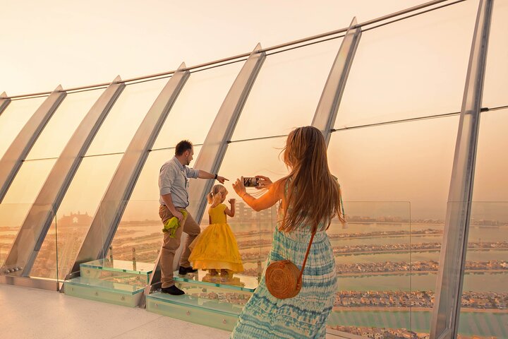 Dubai Guided Tour and The View at the Palm with Entry Ticket - Image 1