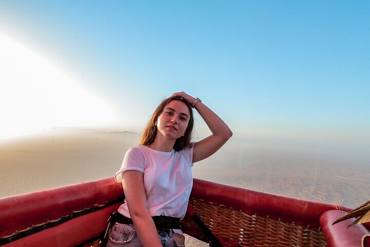 Dubai Hot Air Balloon Tour with Breakfast Camel Ride and Transfer - Image 4