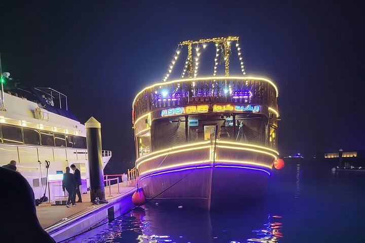 Dubai Marina: 2 Hours Dhow Dinner Cruise with Transfers - Image 4