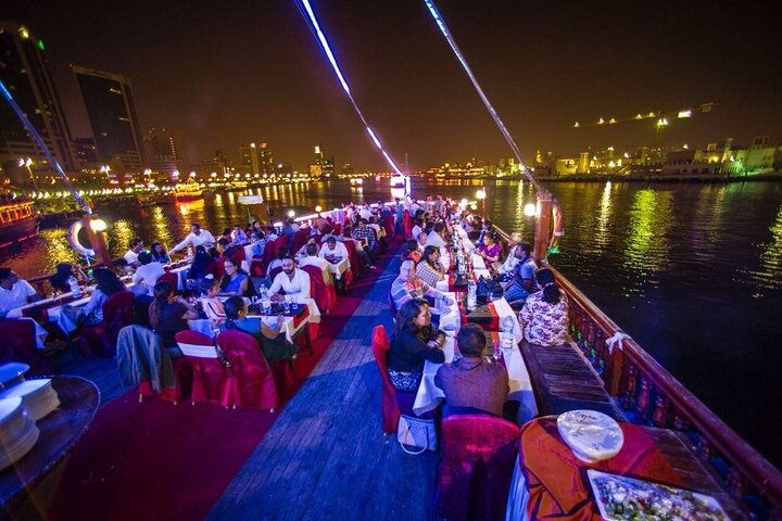 Dubai Miracle Garden and Evening Dhow Cruise Dinner Tour - Image 3