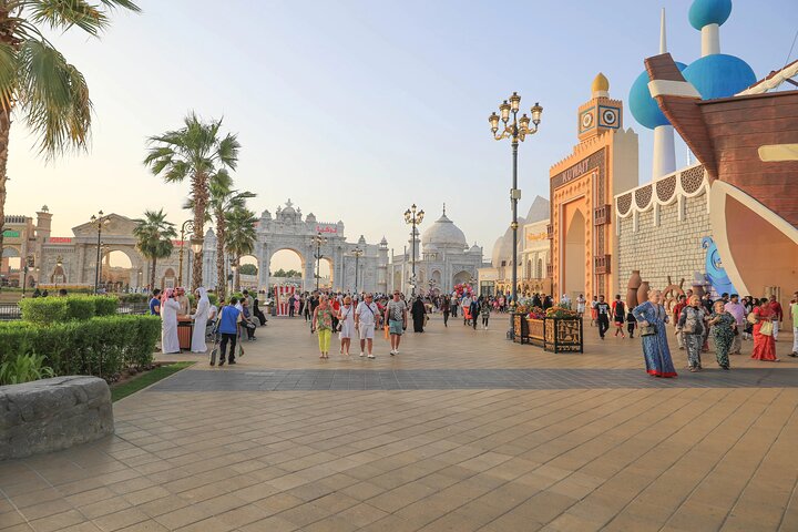 Dubai Miracle Garden and Global Village Tour with Pvt. Transfer - Image 3