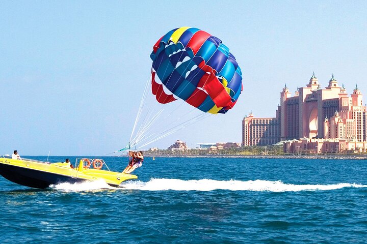 Dubai Parasailing Experience with Burj Al Arab & Dxb Marina View - Image 3
