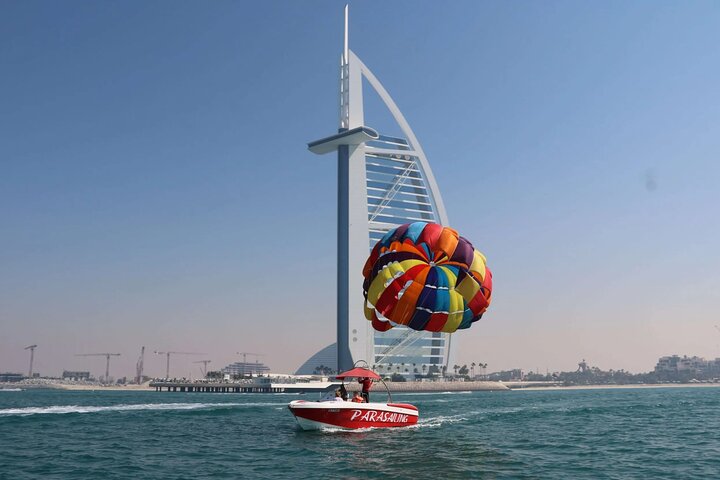 Dubai Parasailing Experience with Burj Al Arab & Dxb Marina View - Image 4