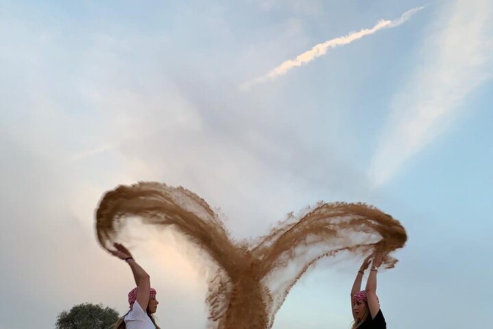 Dubai Private Red Dunes Desert Adventure with Shows and Dinner - Image 4