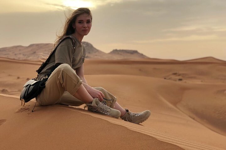 Dubai Private Red Dunes Desert Adventure with Shows and Dinner - Image 2