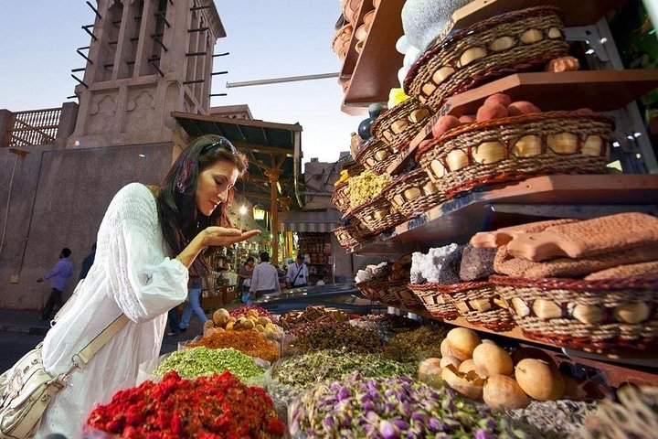 Dubai Sightseeing 4 Hours City Tour with Pick Up - Image 5