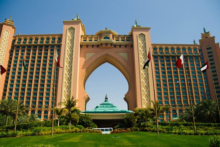 Enjoy The Abu Dhabi, Grand Mosque, Etihad Towers & Royal Palace Visit from Dubai - Image 5