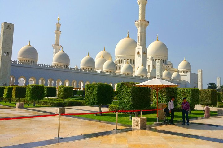 Evening Desert safari & Abu Dhabi City Tour - Image 5