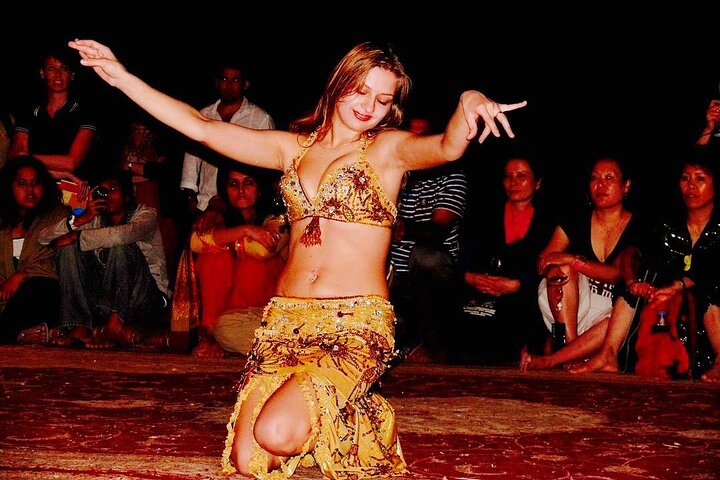 Evening Desert Safari Dubai with Belly Dance & BBQ Dinner - Image 2