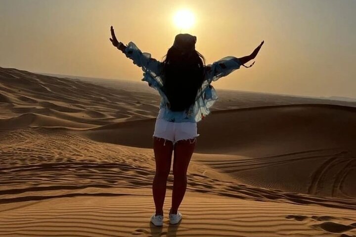 Evening Desert Safari in Dubai with Dune Bashing and Live Shows - Image 4