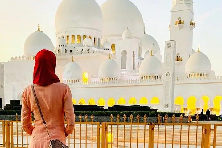 Exclusive Abu Dhabi City Private Tour with Yellow Boat Ride - Image 2