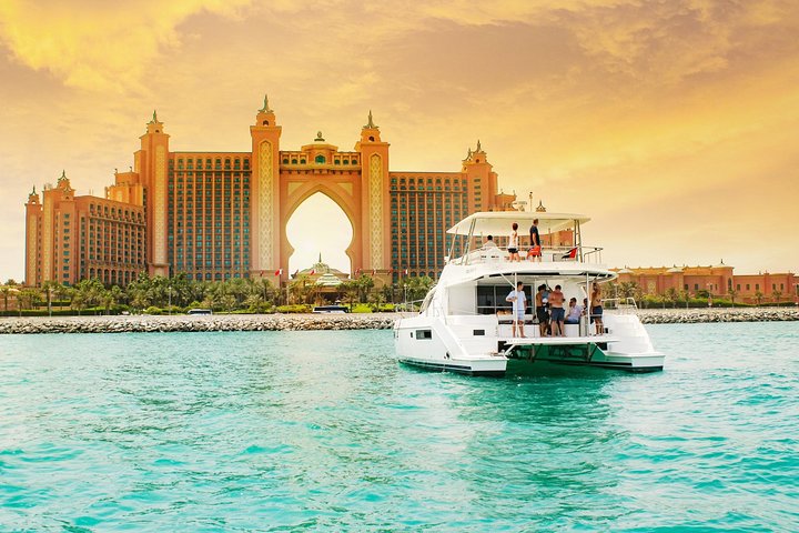 Exclusive Luxury Yacht Ride - Image 2