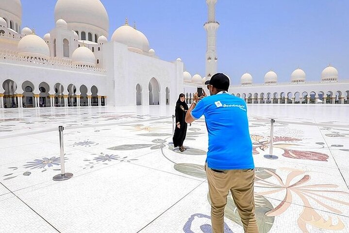 From Dubai: Abu Dhabi City Tour with Hotel Pickup & Drop-Off - Image 1