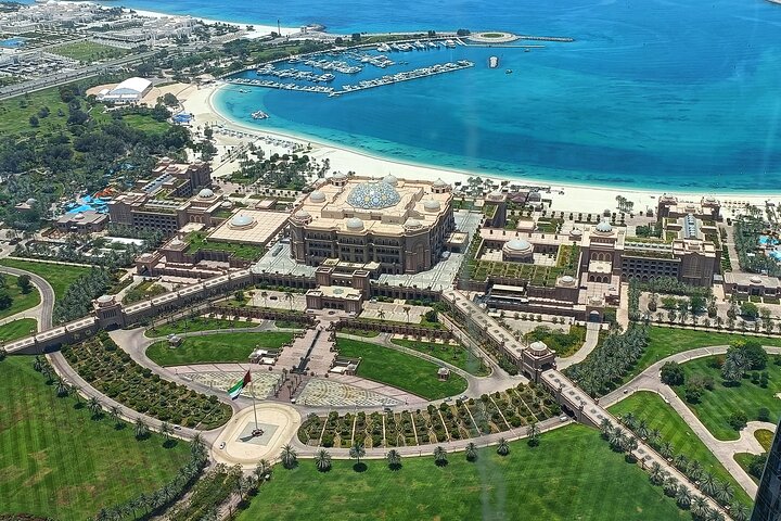 From Dubai: Abu Dhabi Sightseeing, Grand Mosque & Etihad Towers - Image 4