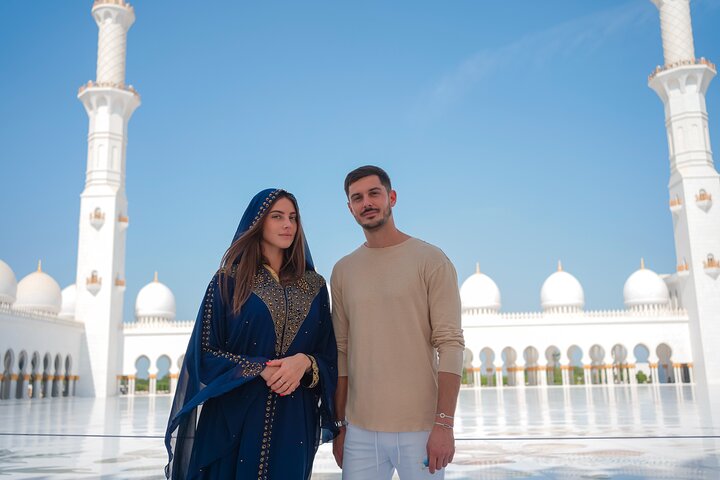 From Dubai: Abu Dhabi Sightseeing, Grand Mosque & Etihad Towers - Image 2