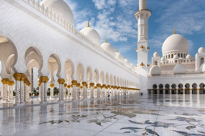 From Dubai: Full-Day Abu Dhabi Tour With Traditional Buffet Lunch - Image 4