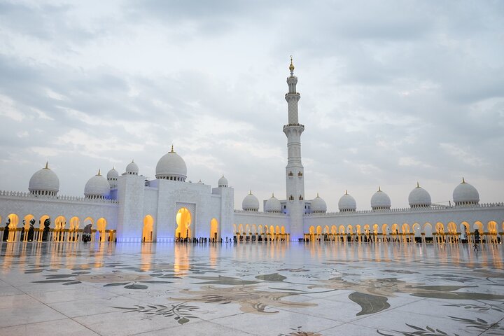 From Dubai: Full-Day Abu Dhabi Tour With Traditional Buffet Lunch - Image 5