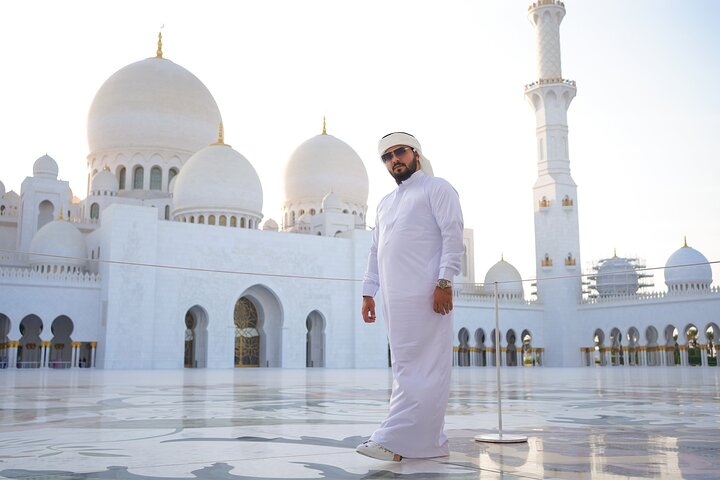 From Dubai: Half Day Sheikh Zayed Grand Mosque Guided Tour - Image 4