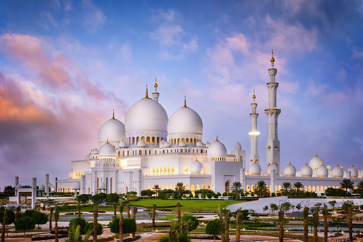 Full Day Abu Dhabi City Tour from Dubai Including Lunch - Image 4