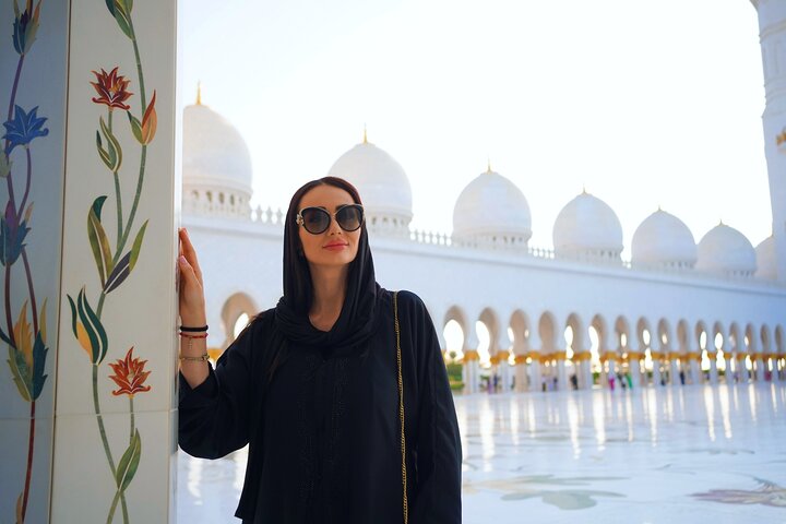 Full-Day Abu Dhabi City Tour with Local Guide from Dubai - Image 1