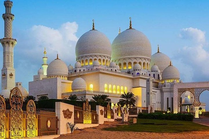 Full-Day Tour of Abu Dhabi City From Dubai - with Guide - Image 4