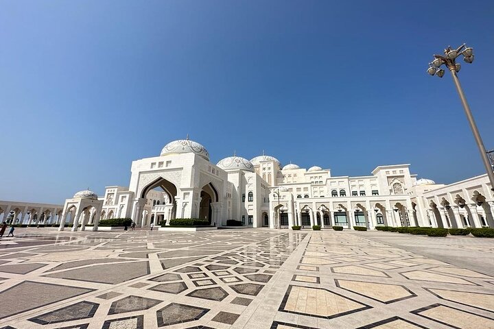 Grand Mosque & Presidential Palace Private Tour From Dubai - Image 4