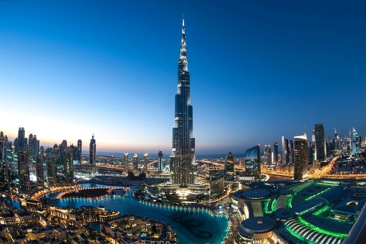 Grouped tour in Burj Khalifa Dubai - Image 1