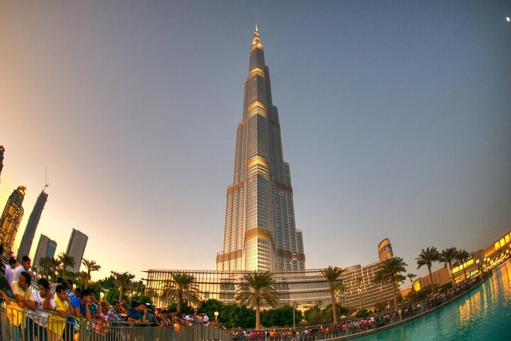 Grouped tour in Burj Khalifa Dubai - Image 3